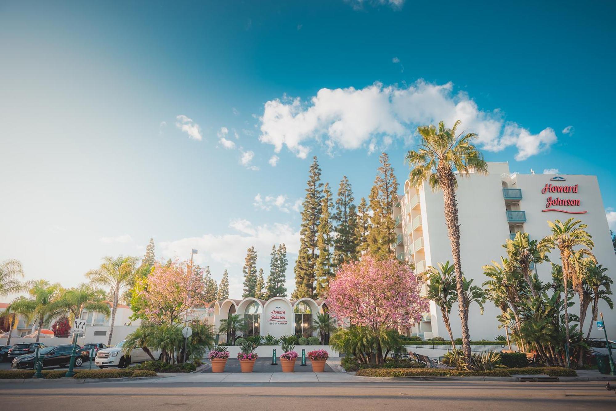 Howard Johnson By Wyndham Anaheim Hotel & Water Playground Exterior foto