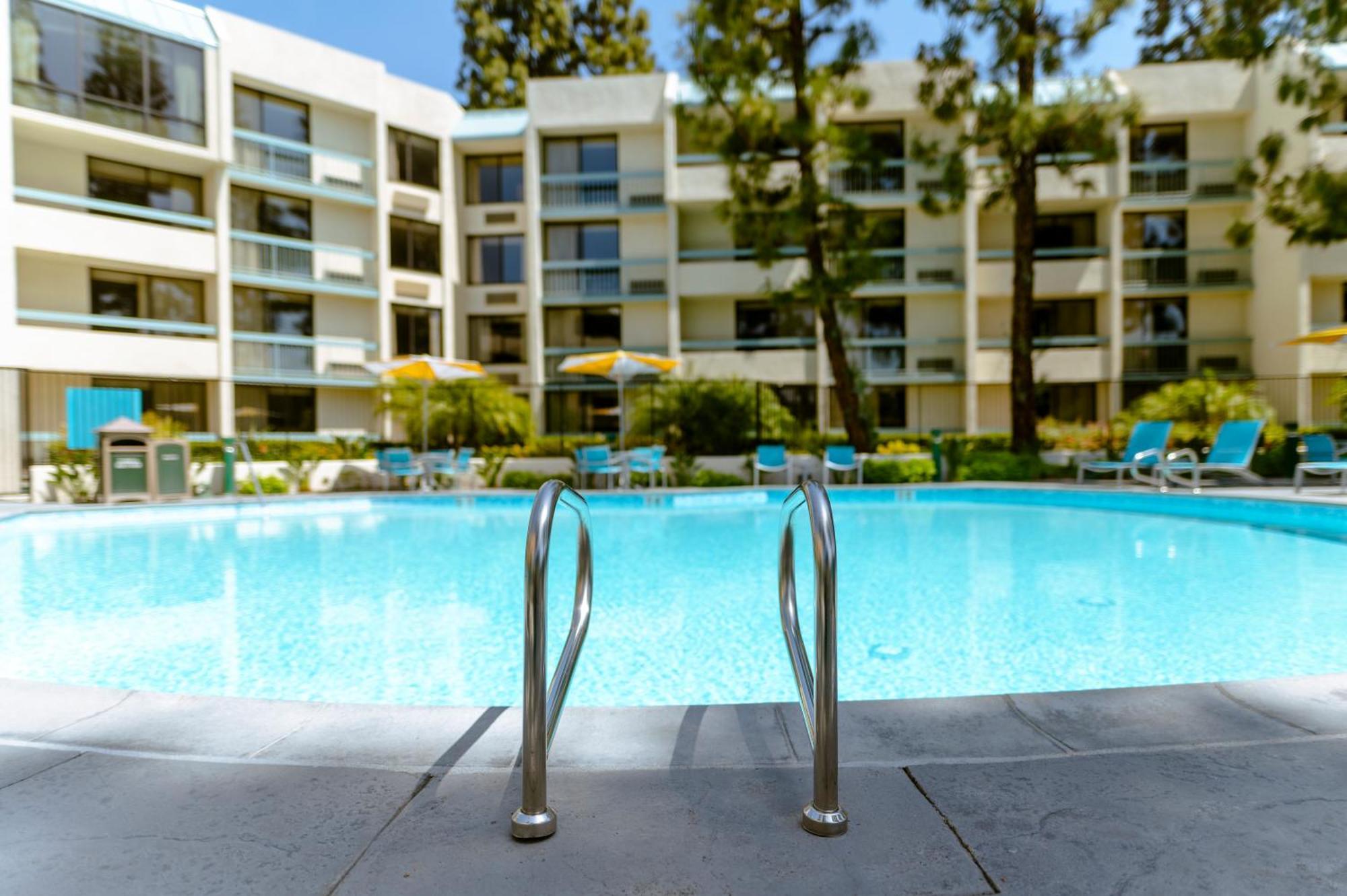 Howard Johnson By Wyndham Anaheim Hotel & Water Playground Exterior foto