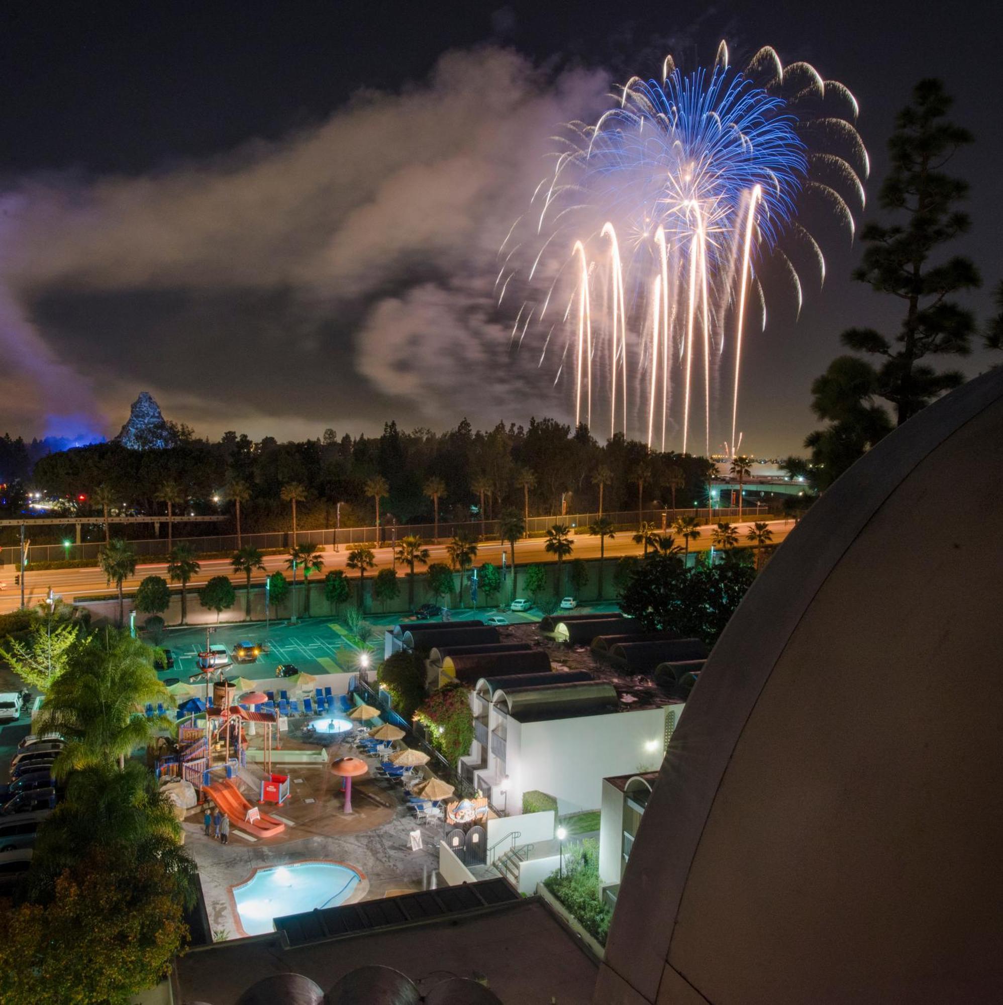 Howard Johnson By Wyndham Anaheim Hotel & Water Playground Exterior foto