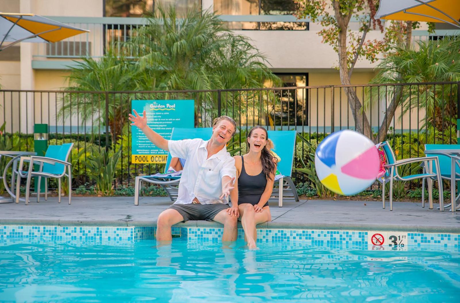 Howard Johnson By Wyndham Anaheim Hotel & Water Playground Exterior foto